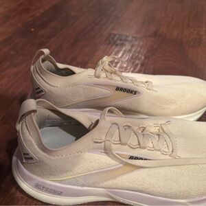 Brooks Ivory Athletic Sneakers